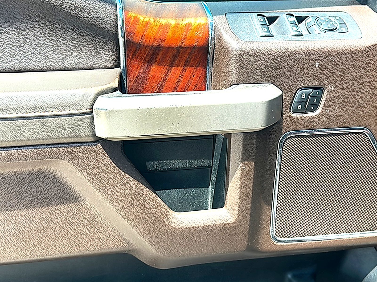 Used 2018 Guard Metallic Ford King Ranch image 17