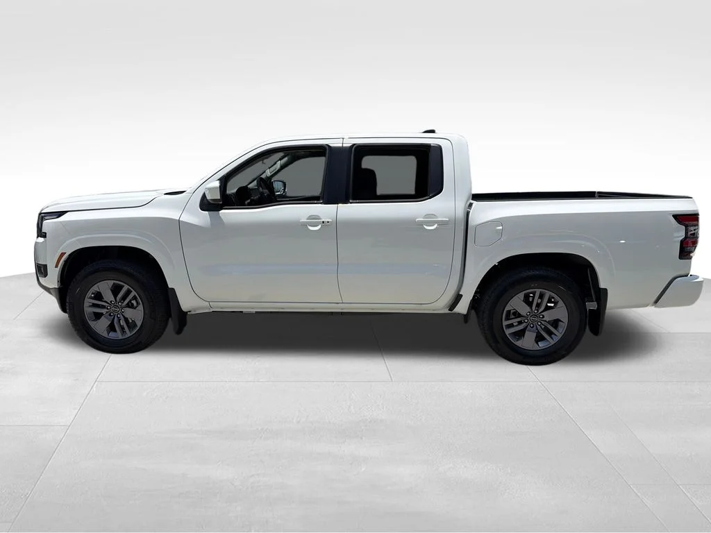 New 2026 Glacier White Nissan Crew Cab SV image 4