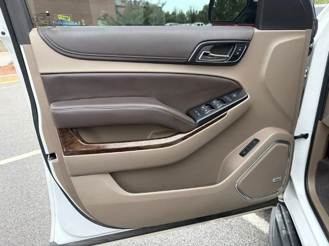 Used 2020 SUMMIT WHITE Chevrolet LT image 10