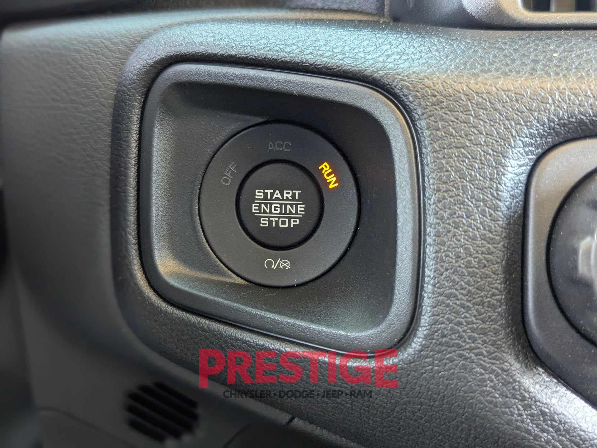 New 2026 Bright White Clear-Coat Exterior Paint Jeep Sport S image 21