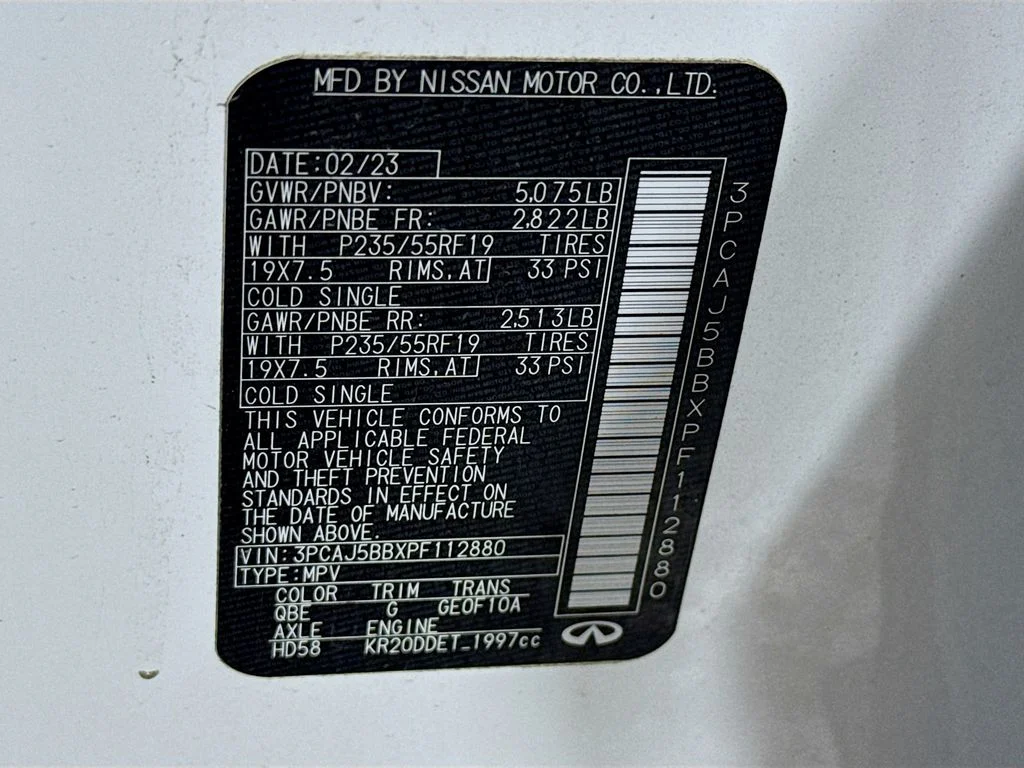 Certified Used 2023 White INFINITI LUXE image 41
