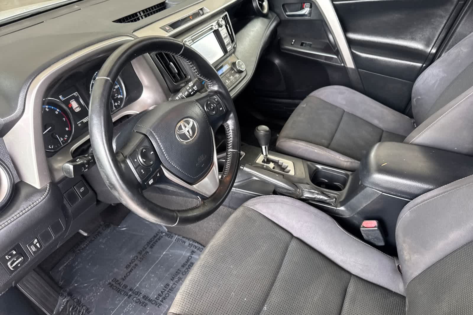 Used 2016 Super White Toyota XLE image 11