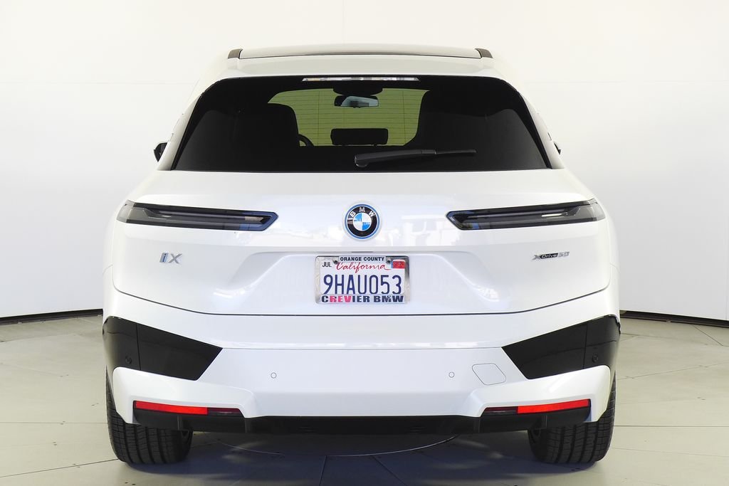 Used 2024 Mineral White Metallic BMW xDrive50 image 7