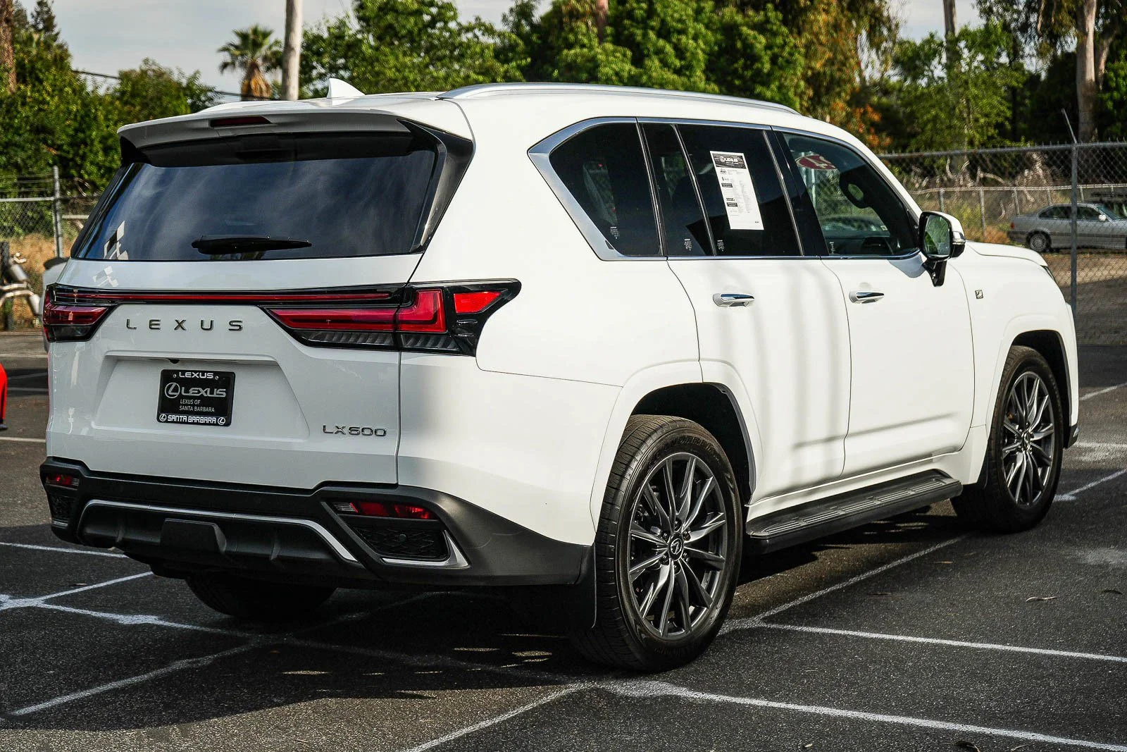 2024 Lexus LX F-Sport - Photo 6