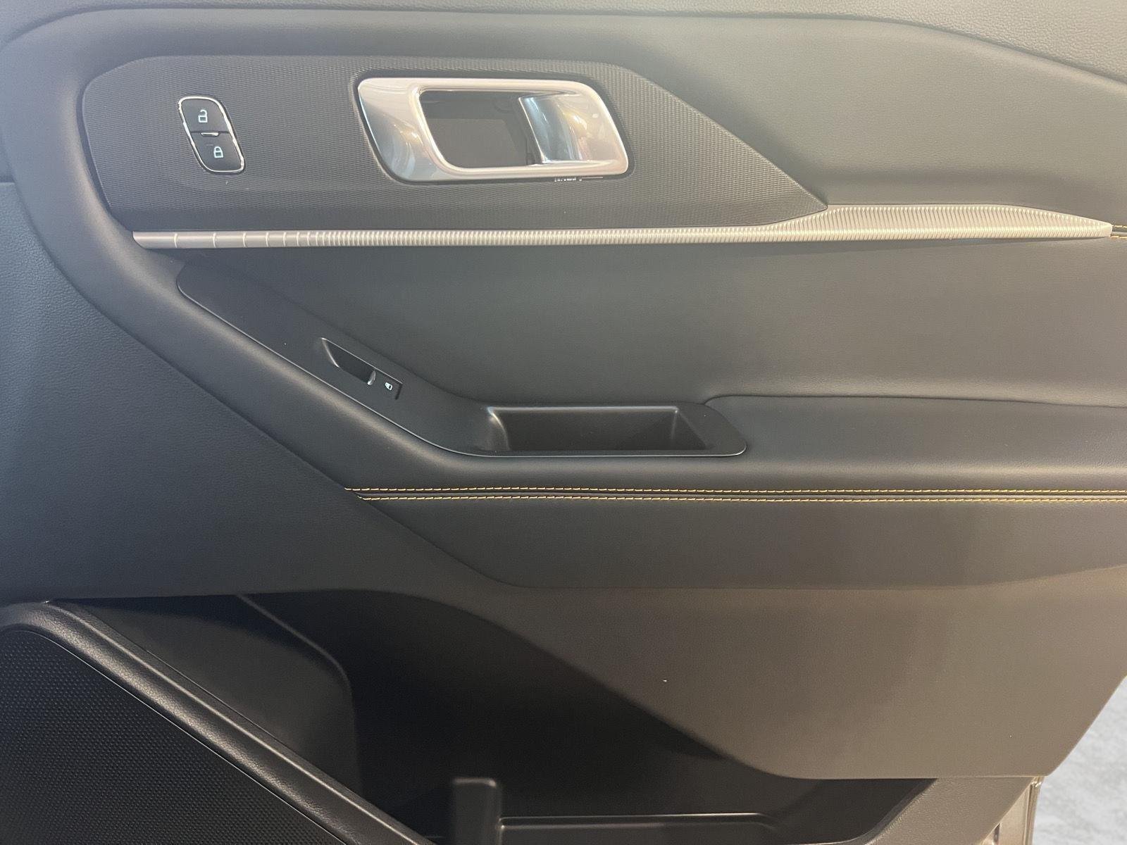 New 2026 Carbonized Gray Metallic Ford Tremor® image 57