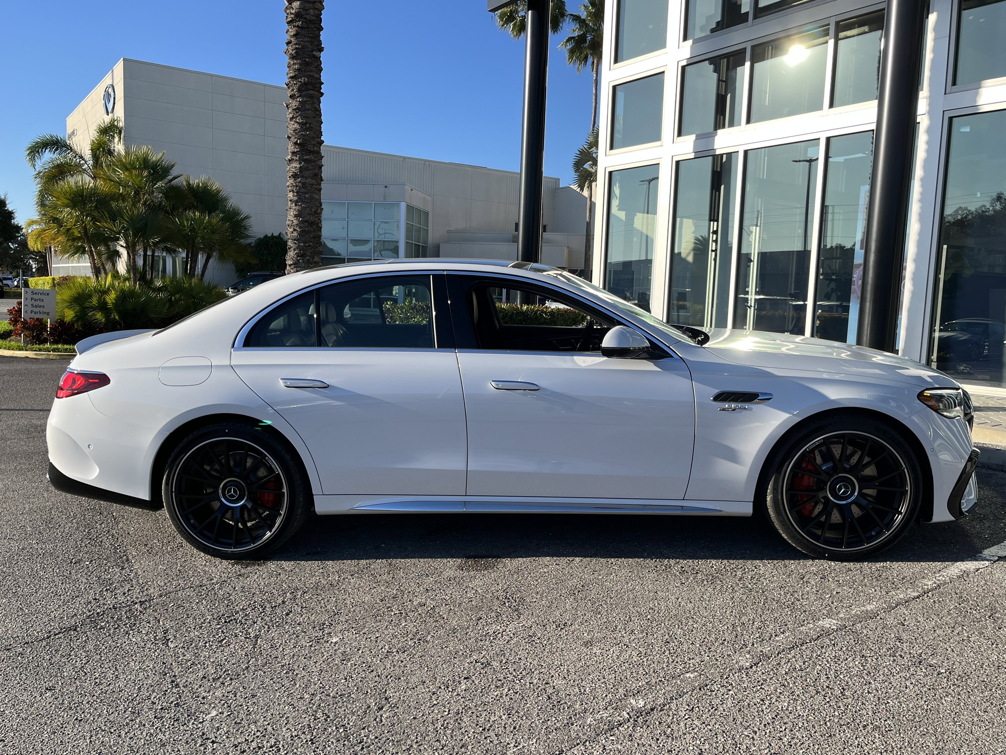 New 2026 MANUFAKTUR Moonlight White Metallic Mercedes-Benz AMG® E 53 E image 7