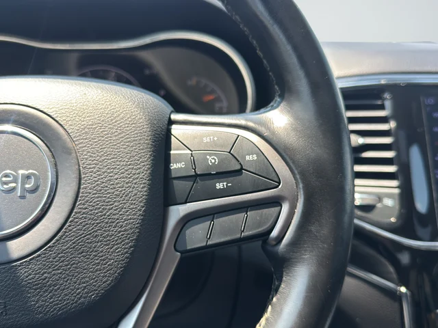 Used 2020 Gray Jeep Limited image 17
