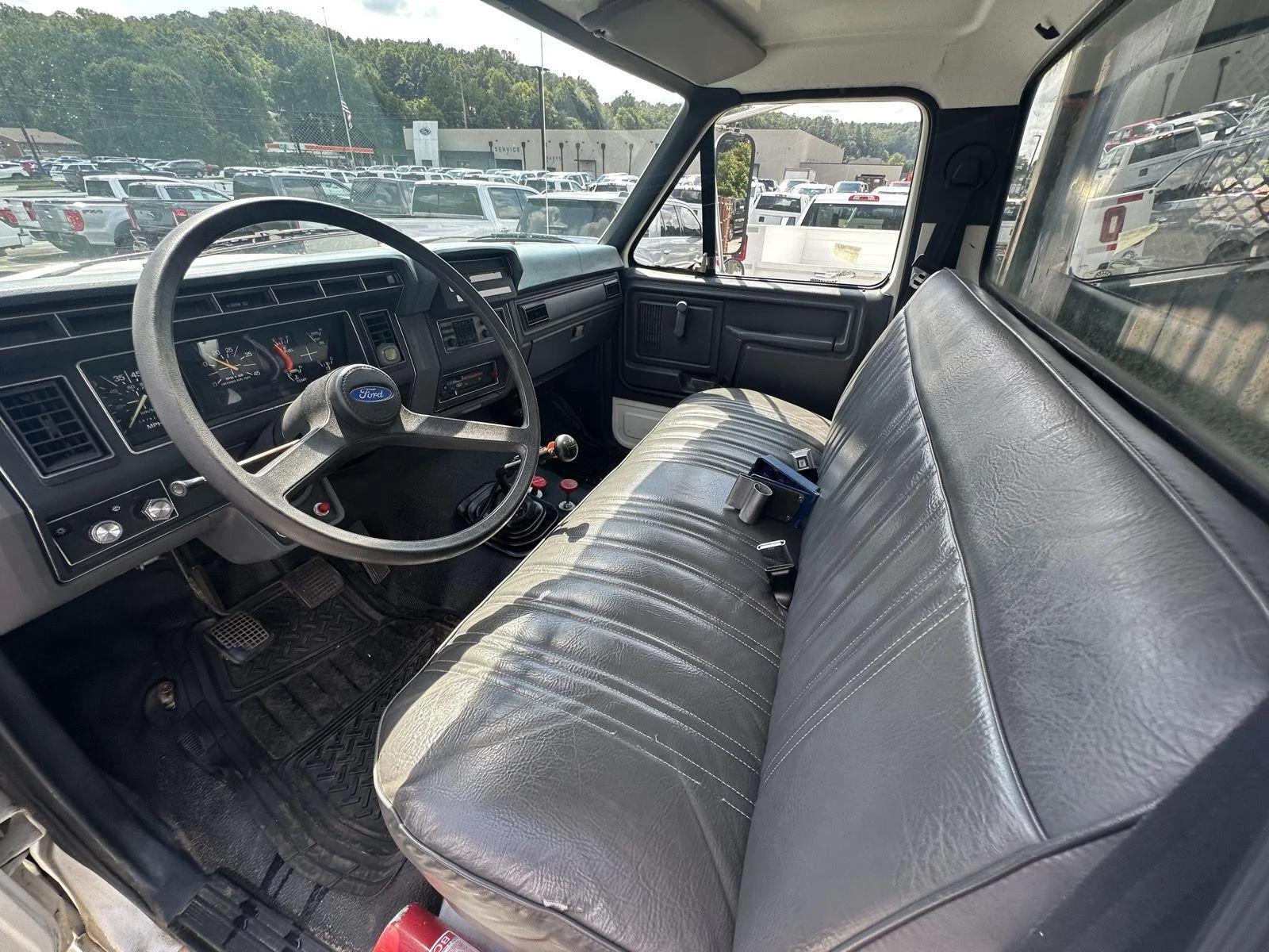 1994 Ford F-600 - Photo 8