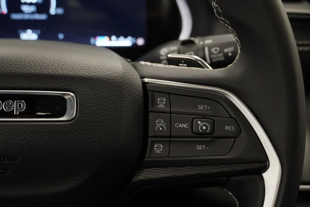 Used 2025 Gray Jeep Laredo image 37