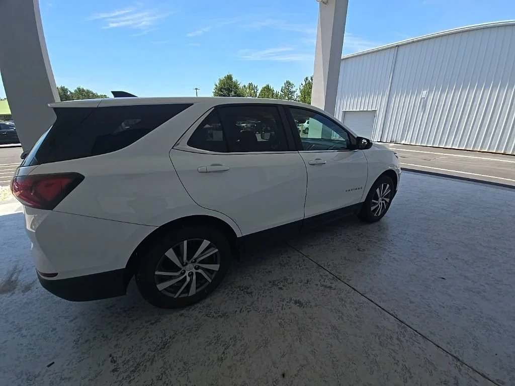 Used 2023 Summit White Chevrolet LT image 11