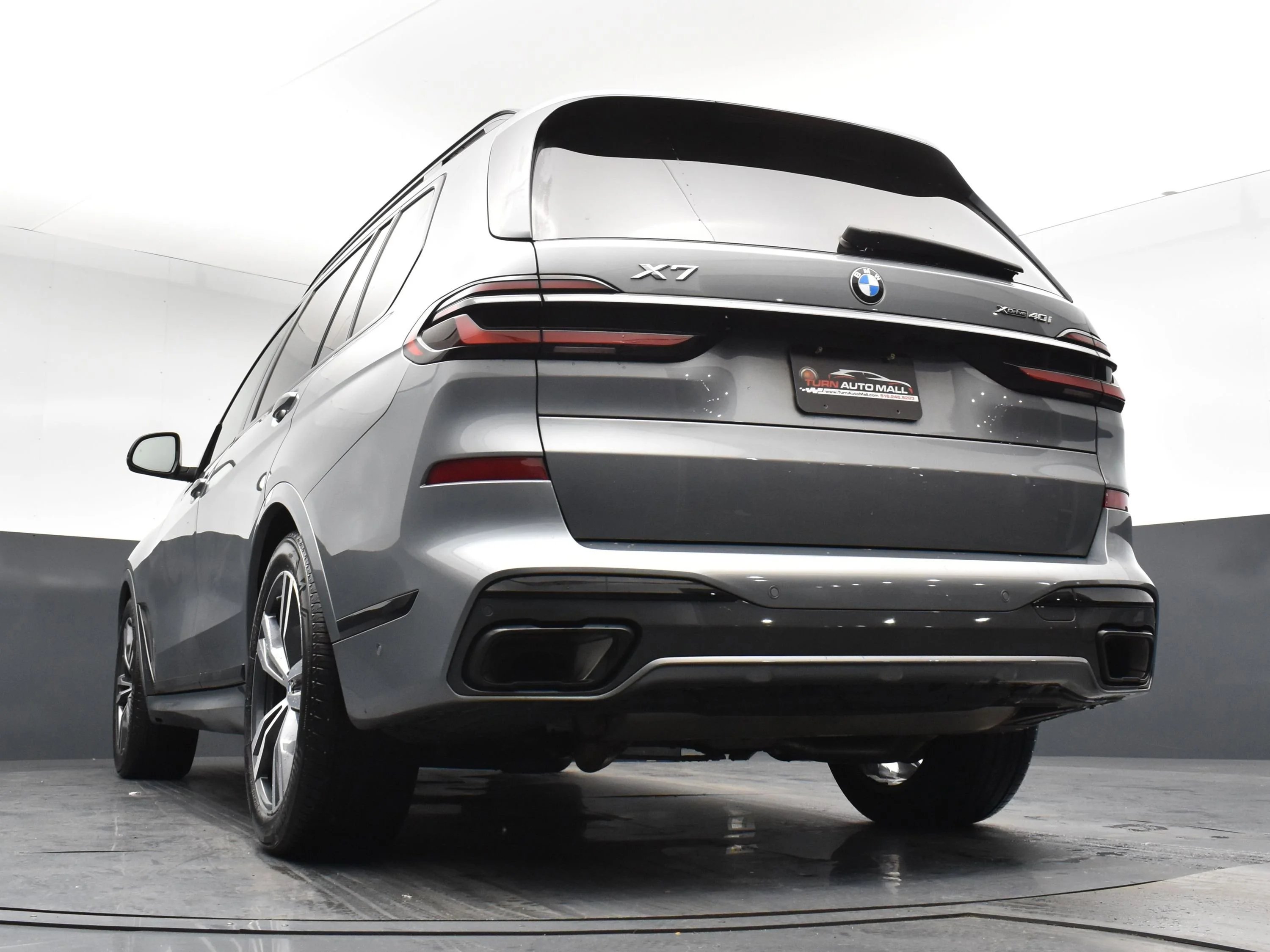 Used 2024 Skyscraper Grey Metallic BMW xDrive40i image 20