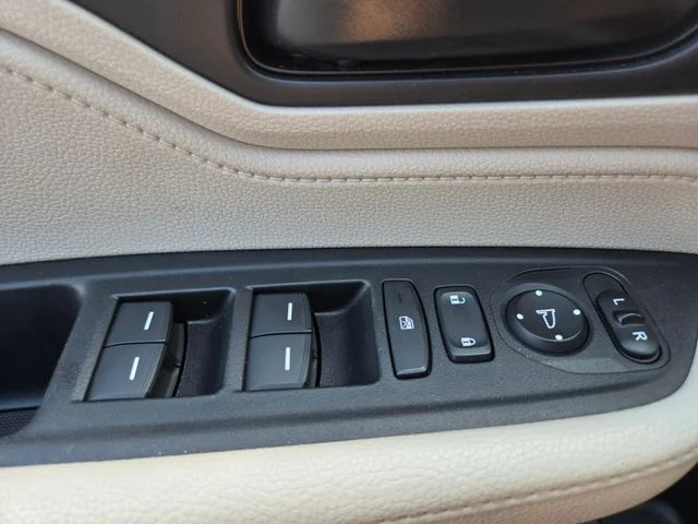 Used 2025 Gray Honda EX-L image 39