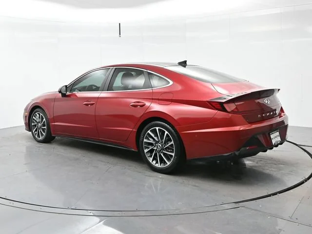 Used 2023 Ultimate Red Hyundai Limited image 5