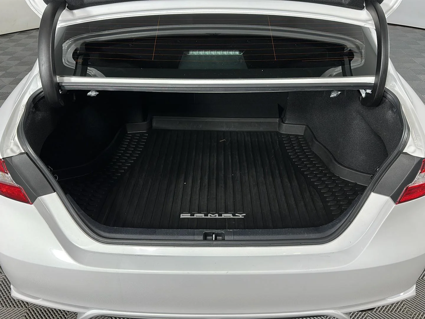 Used 2020 Super White Toyota SE image 24