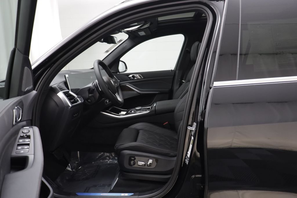 New 2026 Black Sapphire Metallic BMW xDrive40i image 6