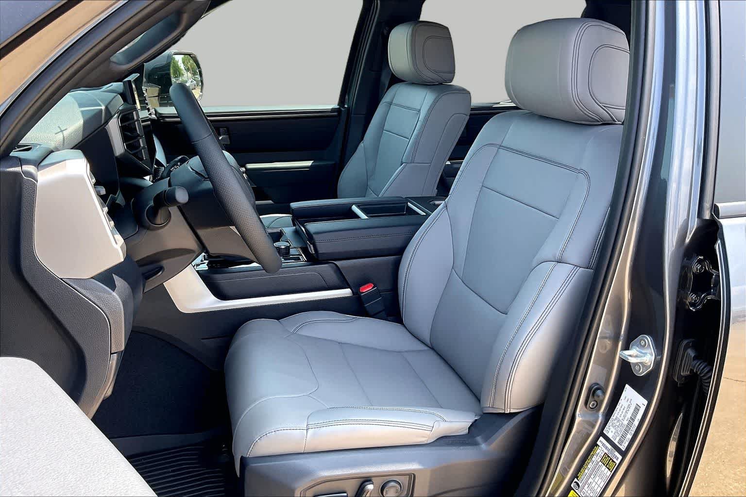 2026 Toyota Tundra SR5 - Photo 9
