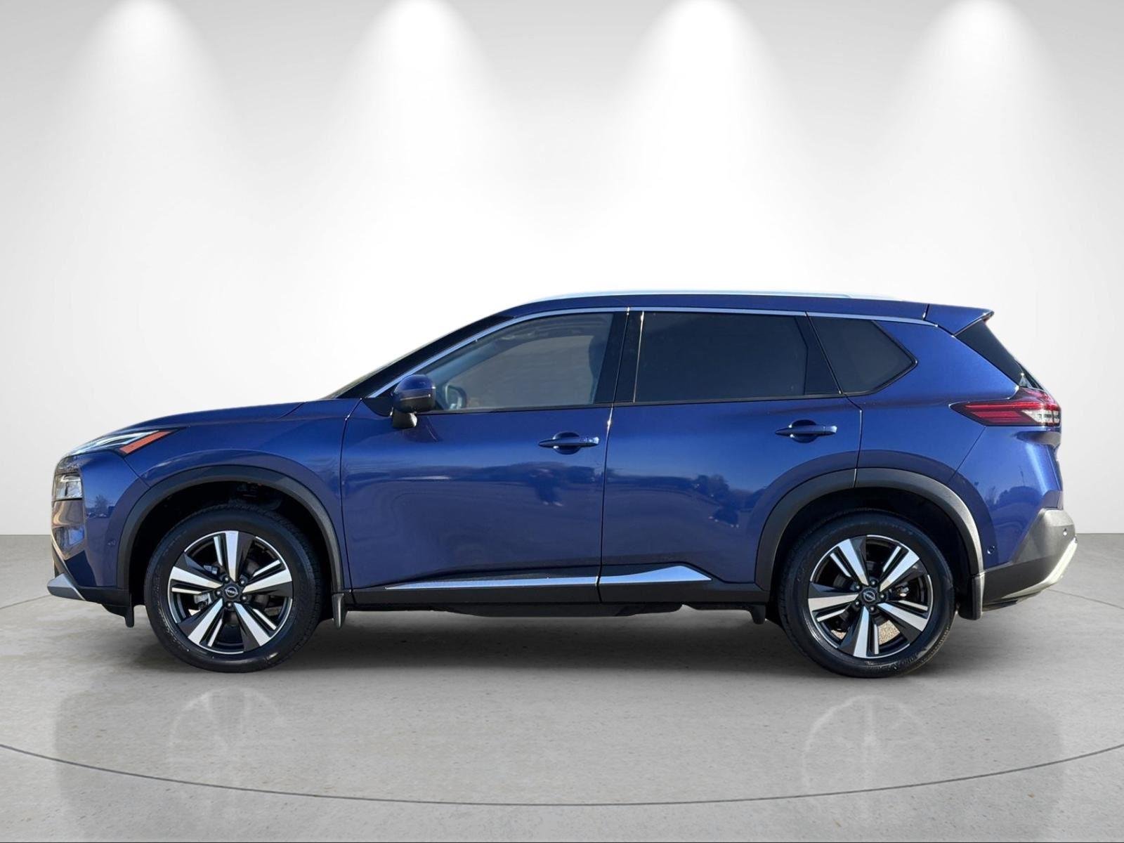Used 2023 Caspian Blue Metallic Nissan Platinum image 2