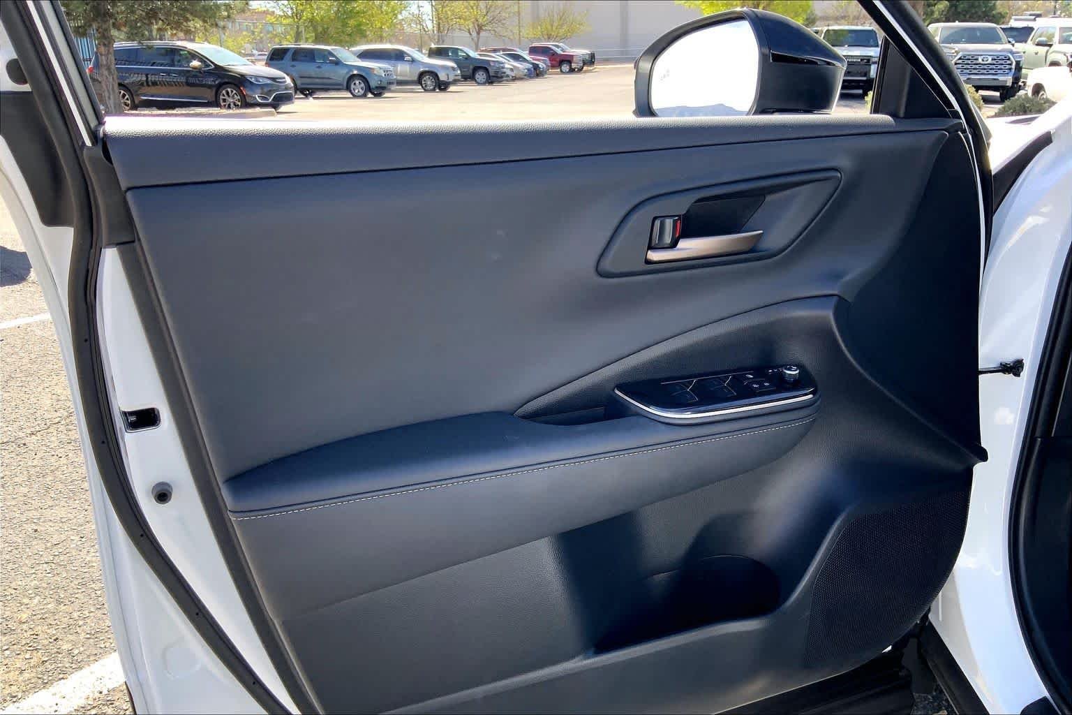 2026 Toyota Crown XLE - Photo 21