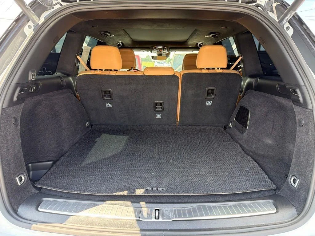 Used 2024 White Jeep Summit Reserve image 10
