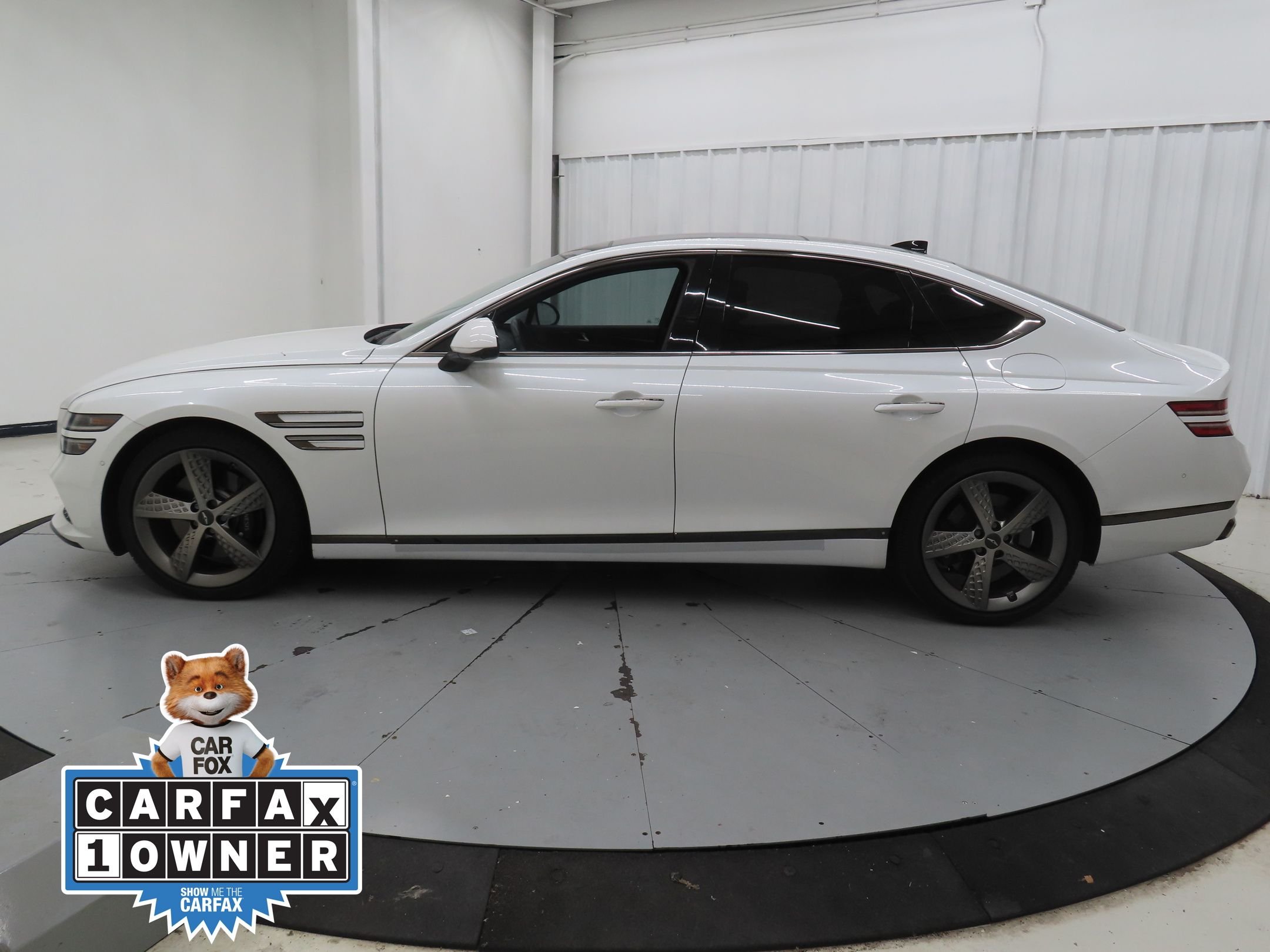 Used 2024 White Genesis 3.5T image 7