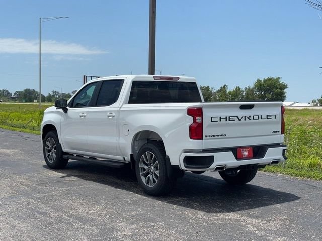 New 2026 Summit White Chevrolet RST image 3