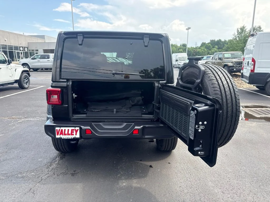 Used 2025 Black Jeep Sahara 4xe image 40