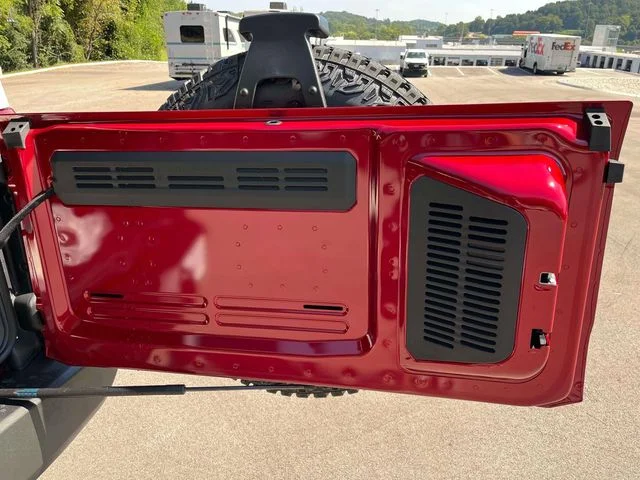 New 2026 Ruby Red Metallic Tinted Clearcoat Ford Outer Banks® image 18