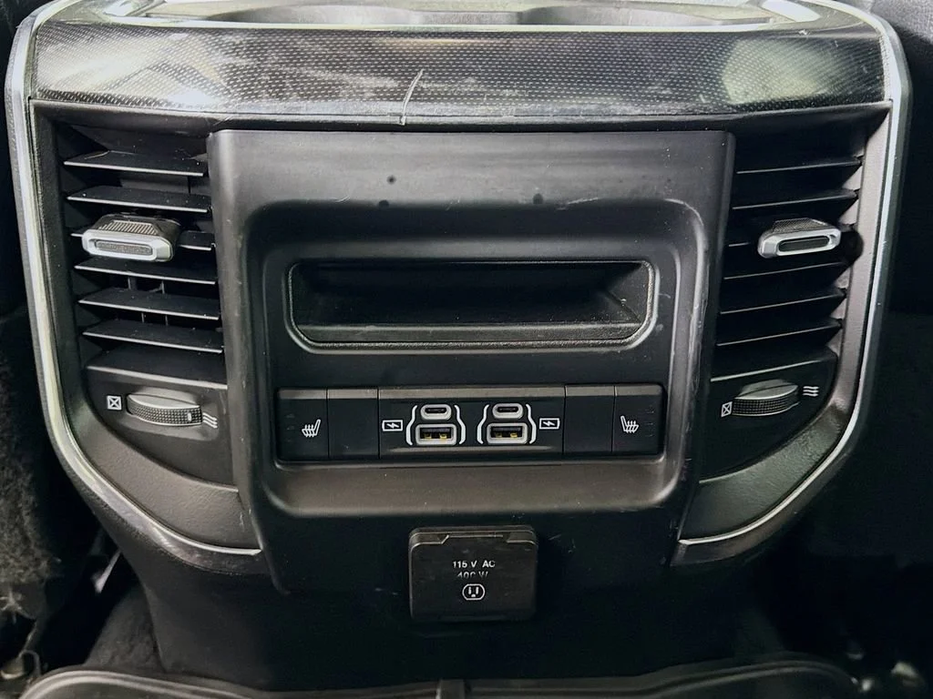 Used 2022  Ram Laramie image 22