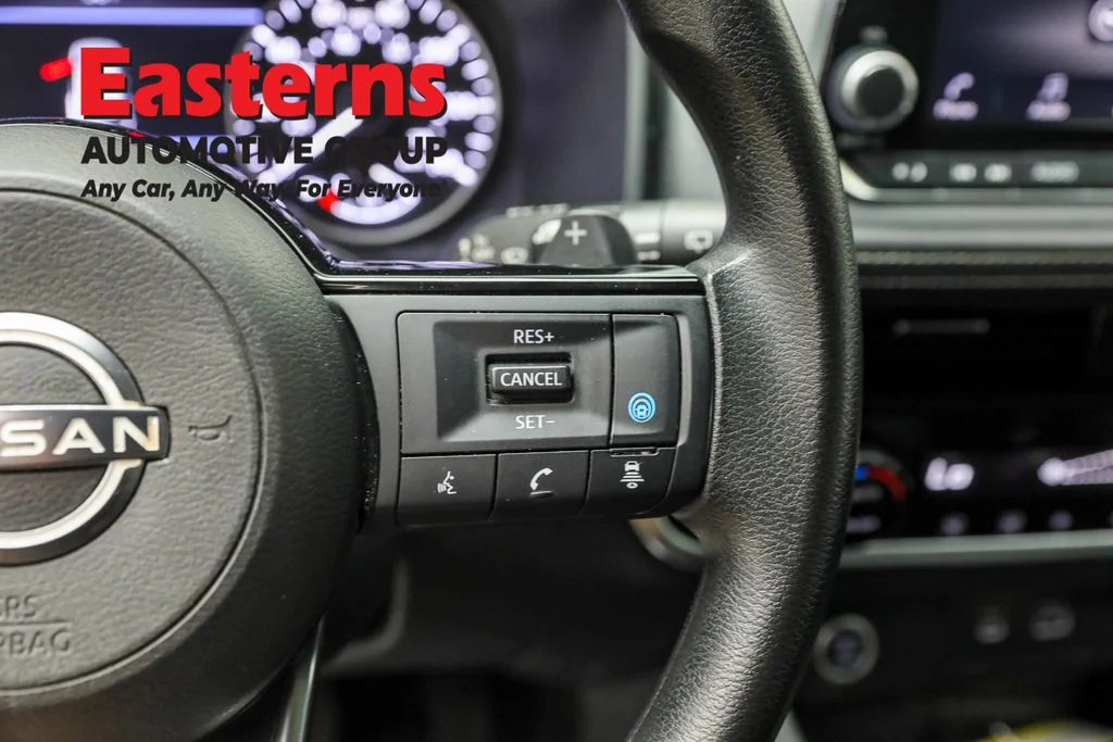 Used 2022 White Nissan SV image 15