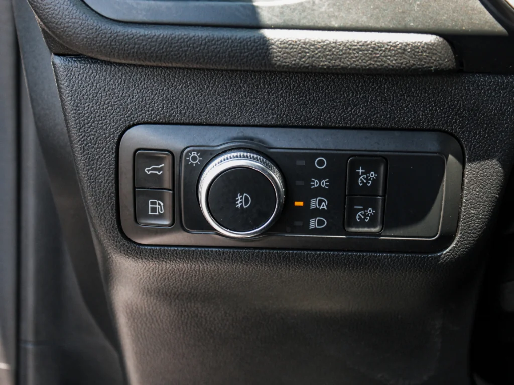Used 2022 Iconic Silver Metallic Ford SEL Hybrid image 11