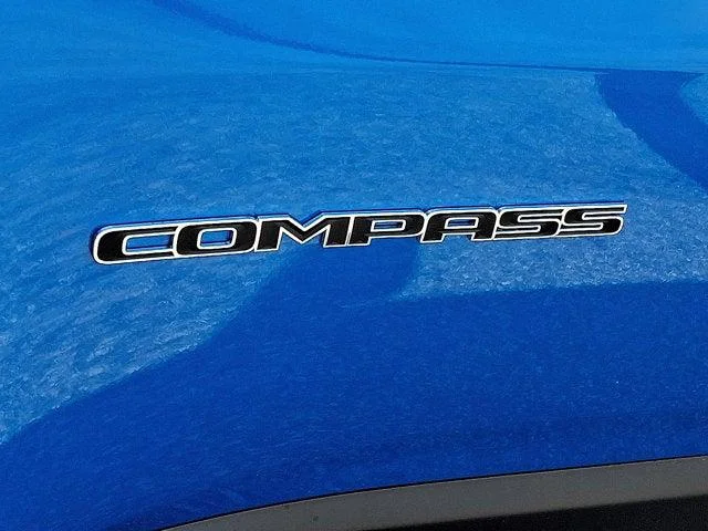 New 2026 Hydro Blue Pearl-Coat Exterior Paint Jeep Limited image 7