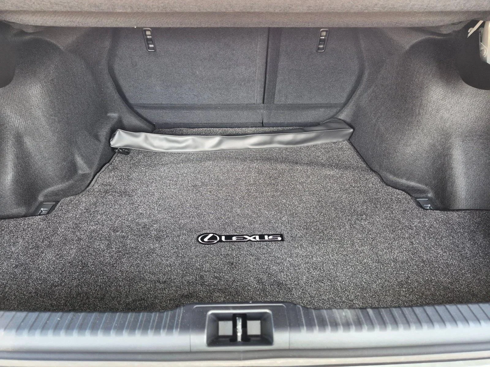Used 2025 Incognito Lexus IS 350 F SPORT Design image 6
