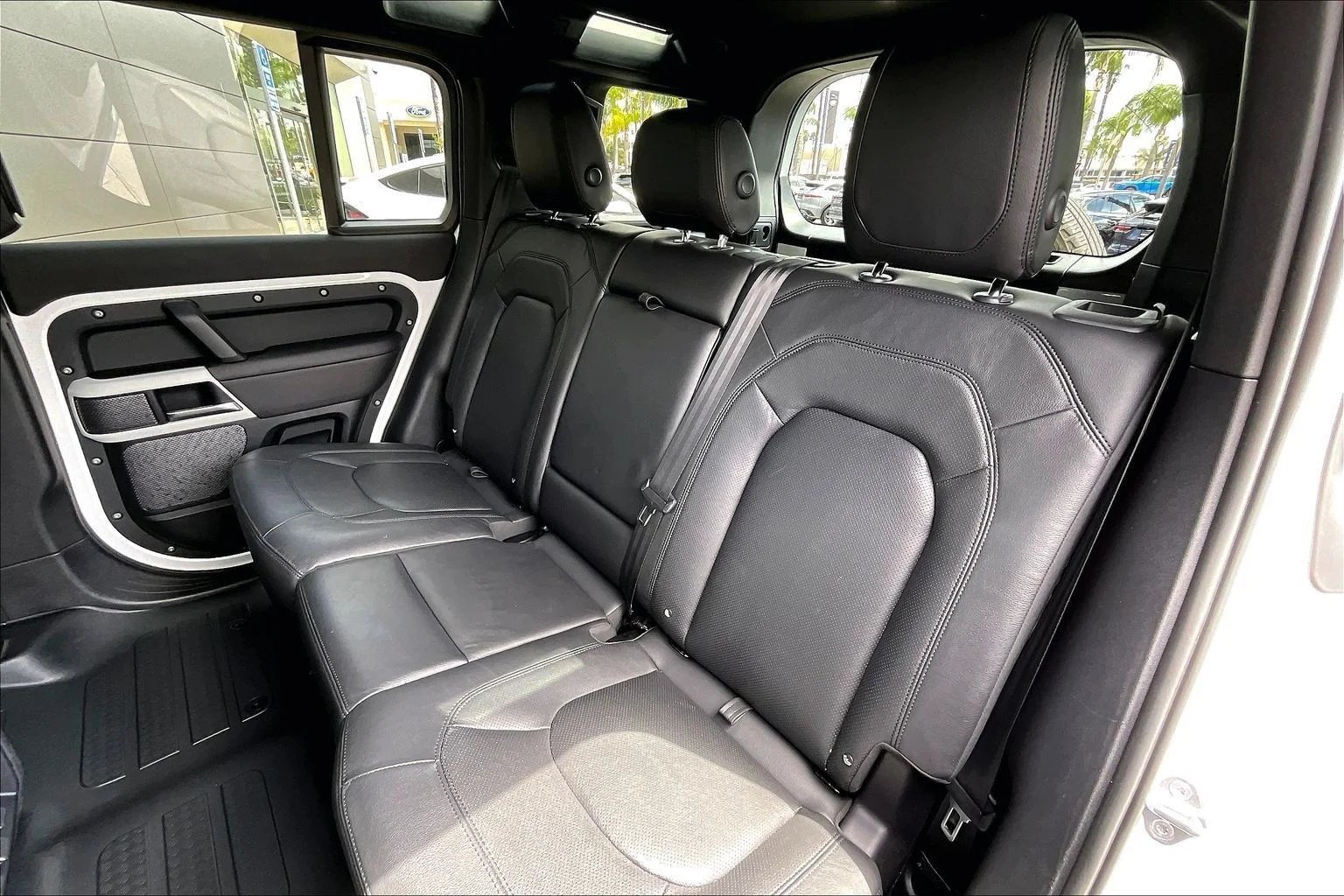 Used 2024 White Land Rover S image 26