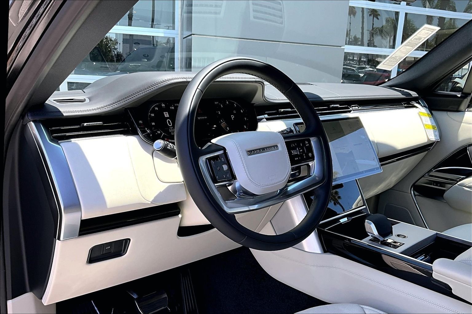 New 2026 Santorini Black LAND ROVER SE LWB 7-Seats / V8 image 6