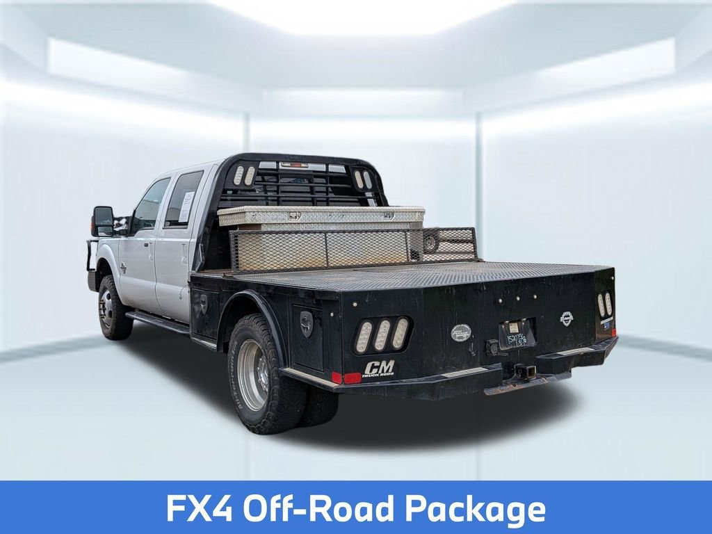 Used 2015  Ford Lariat image 2