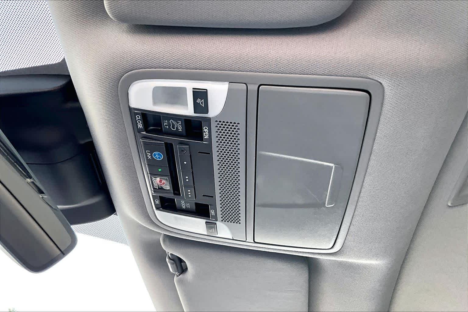 Used 2020 Lunar Silver Metallic Acura w/Technology Pkg image 31