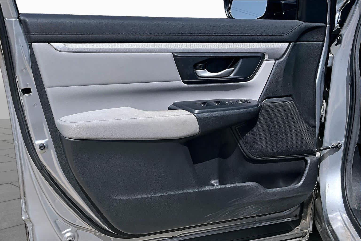 Used 2018 Lunar Silver Metallic Honda LX image 20