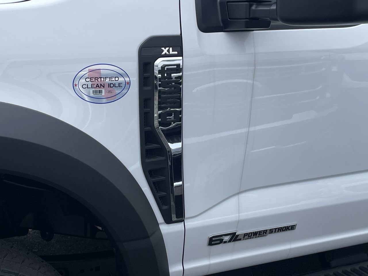 New 2026 Oxford White Ford XL image 8