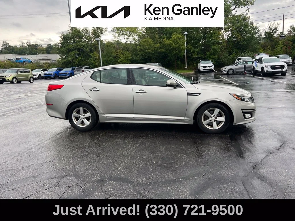 Used 2014 Silver Kia LX image 4