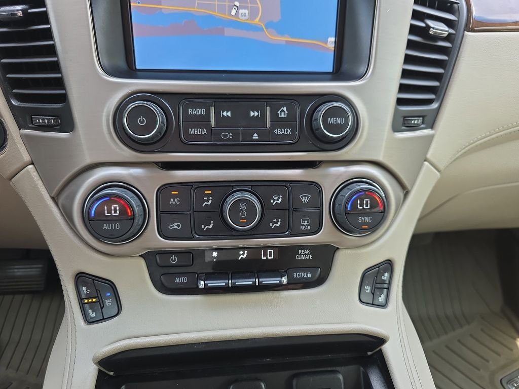 Used 2015 White GMC Denali image 26