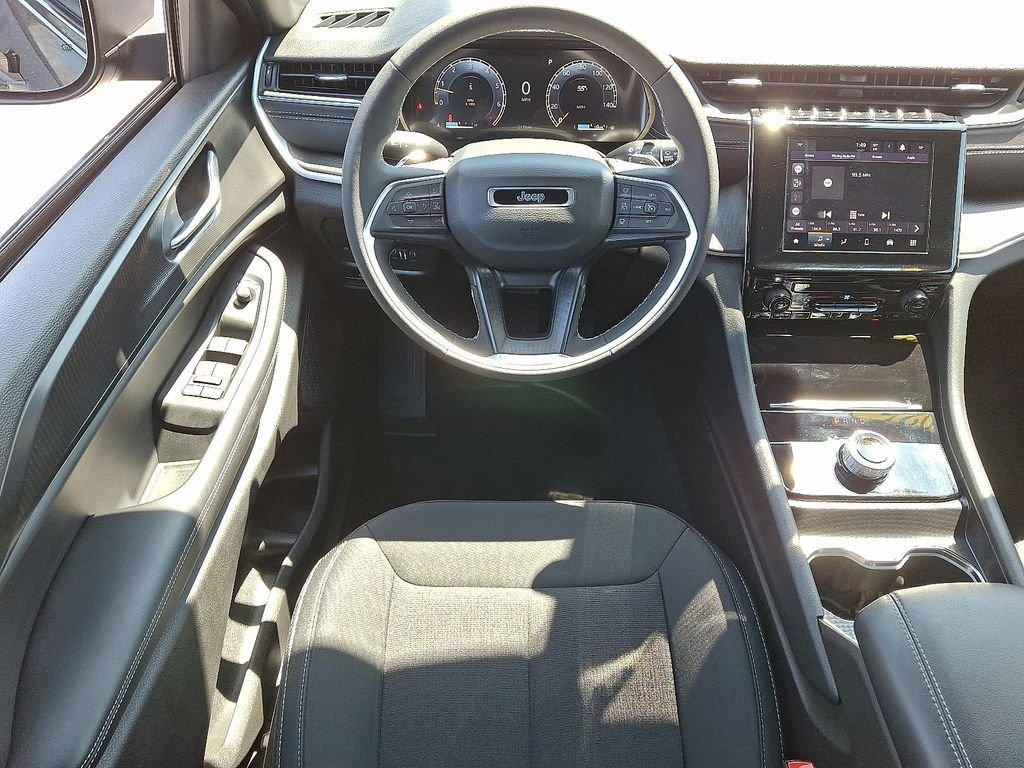 Used 2025 Black Jeep Laredo image 12