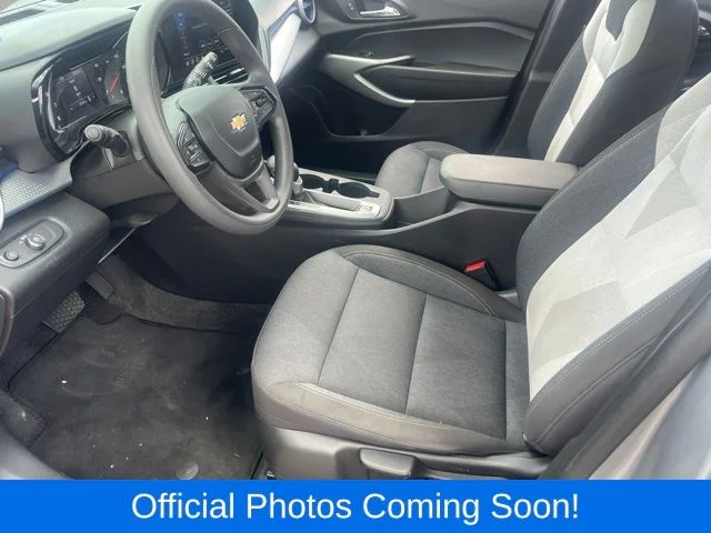 Used 2025 Gray Chevrolet LS image 3