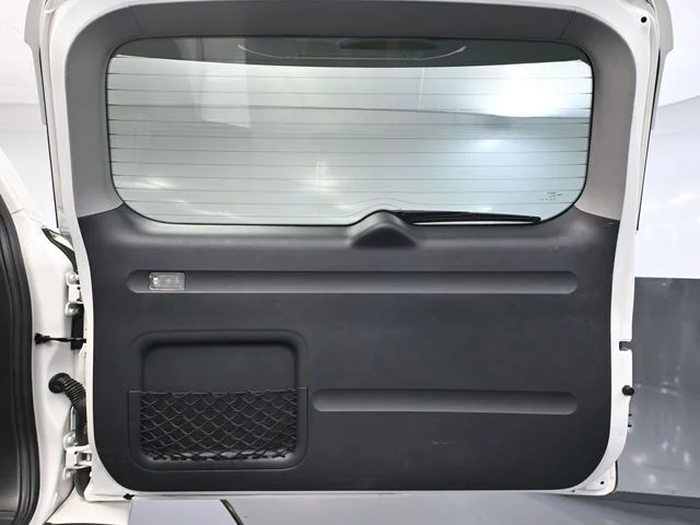 2012 Toyota RAV4 EV - Photo 35