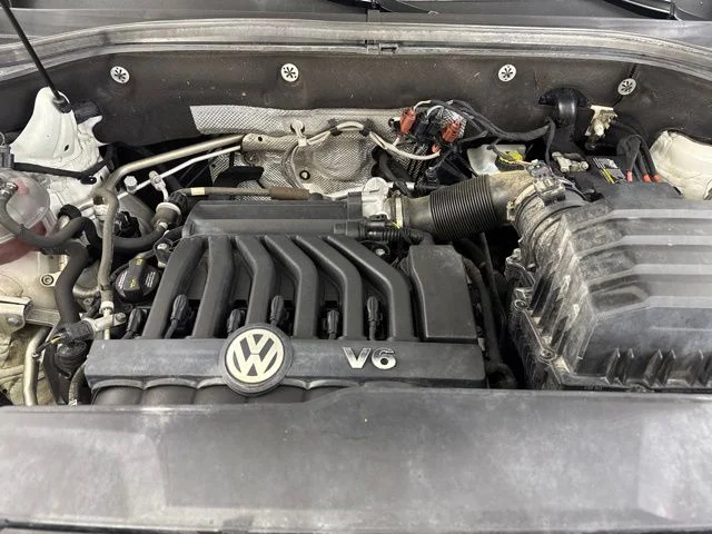 Used 2019 White Volkswagen SEL Premium image 17