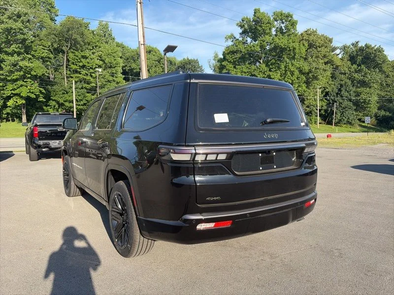 New 2026 High Gloss Black Exterior Paint Jeep Limited Reserve image 9