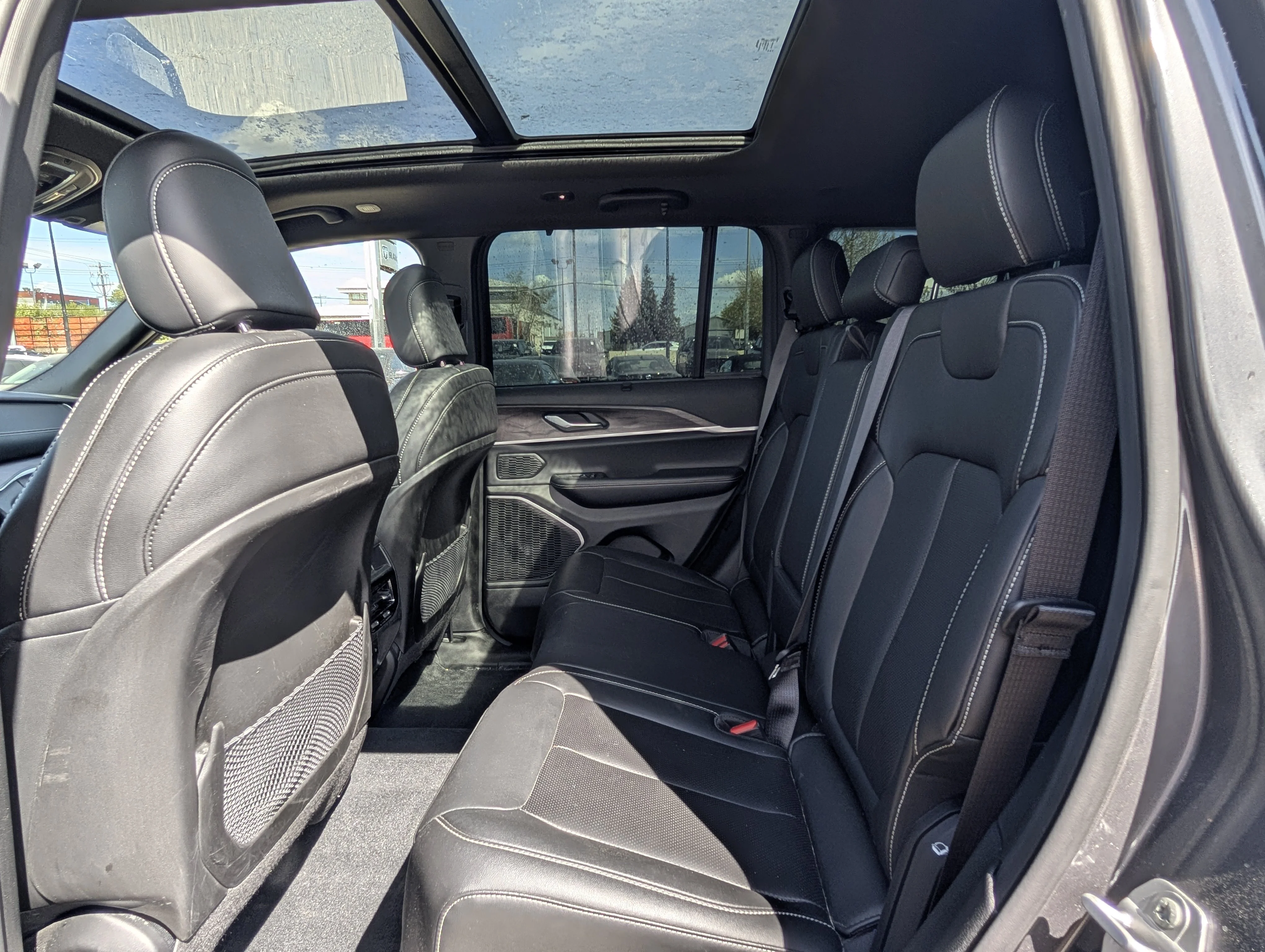 Used 2025 Baltic Grey Metallic Jeep Limited image 20