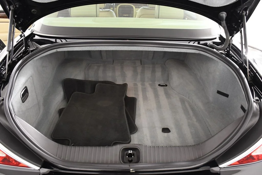 Used 2009 Ebony Jaguar L image 31