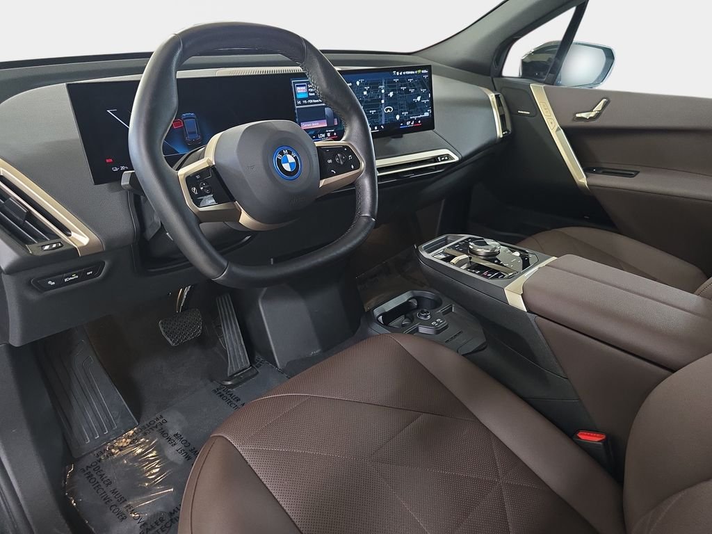 Used 2024 Black Sapphire Metallic BMW xDrive50 image 19
