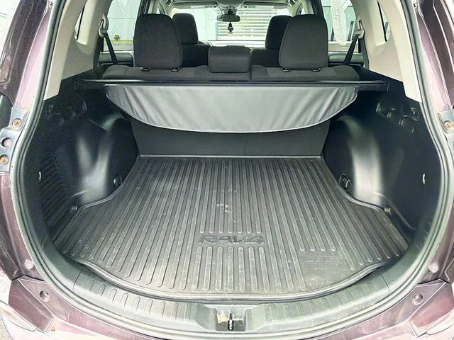 Used 2017 Black Toyota XLE image 23