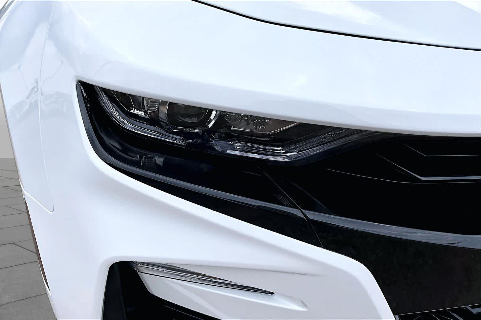 Used 2019 Summit White Chevrolet 2SS image 25